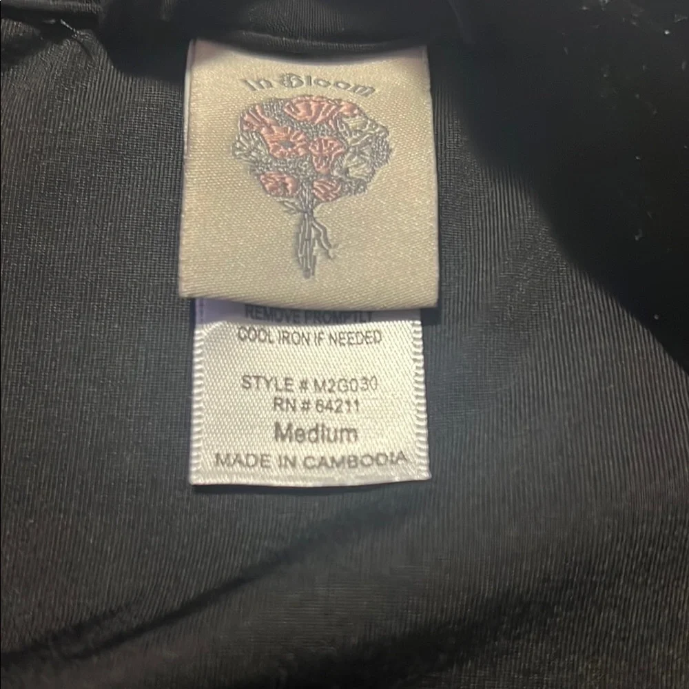 In Bloom Elegant Black Women's Robe with Embroidered Sleeves